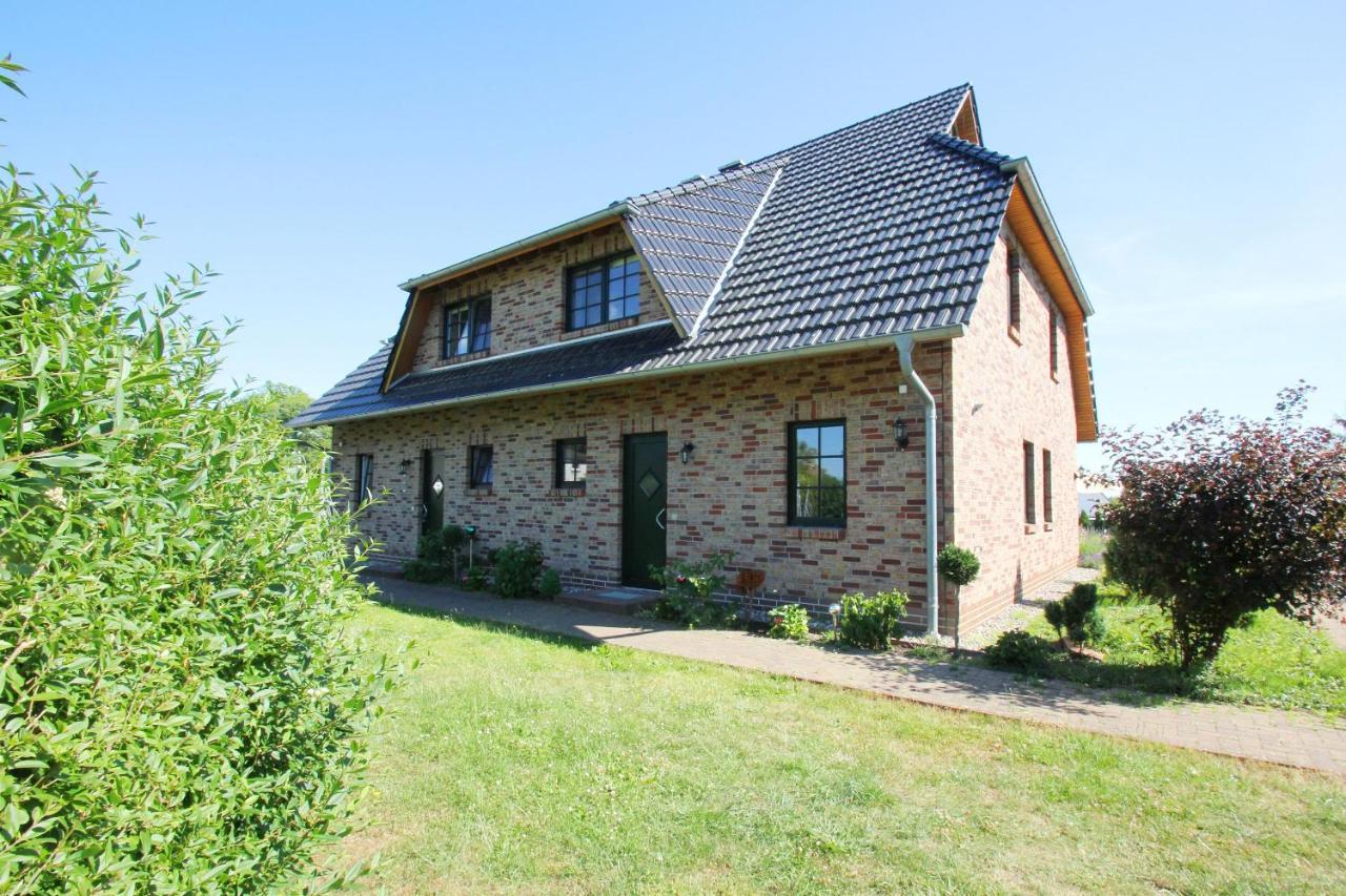 Ostseehaus Lea Doppelhaushaelfte Wiek auf Ruegen Exterior photo